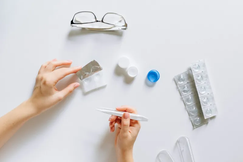 Why Contact Lenses Feel Unbearable by Dinnertime — And What Eye Care Professionals Want You to Know