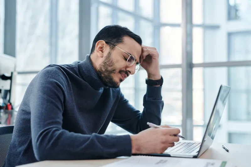 Two Desks, One Pair of Eyes: How Hybrid Work Is Creating a Vision Problem Nobody Warned You About