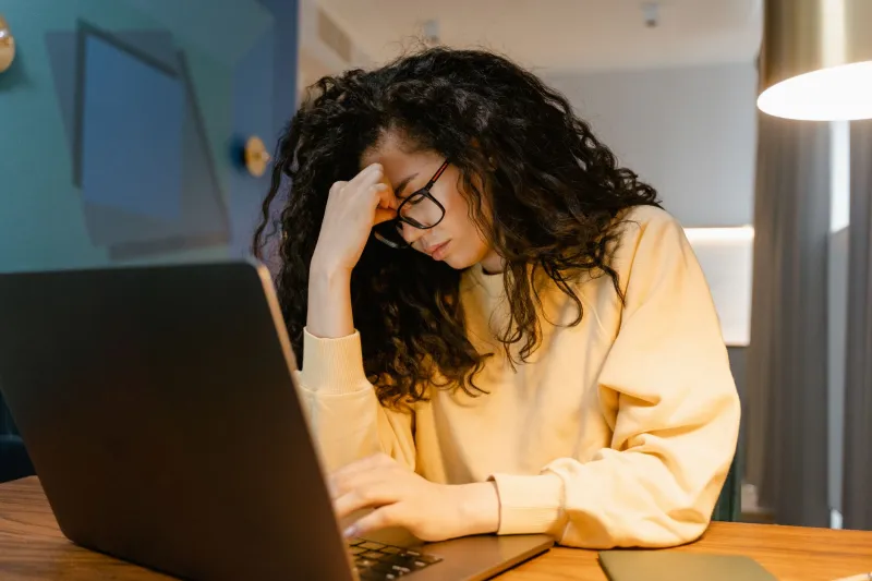 Why Your New Prescription Feels Perfect at the Clinic but Frustrating at Your Desk